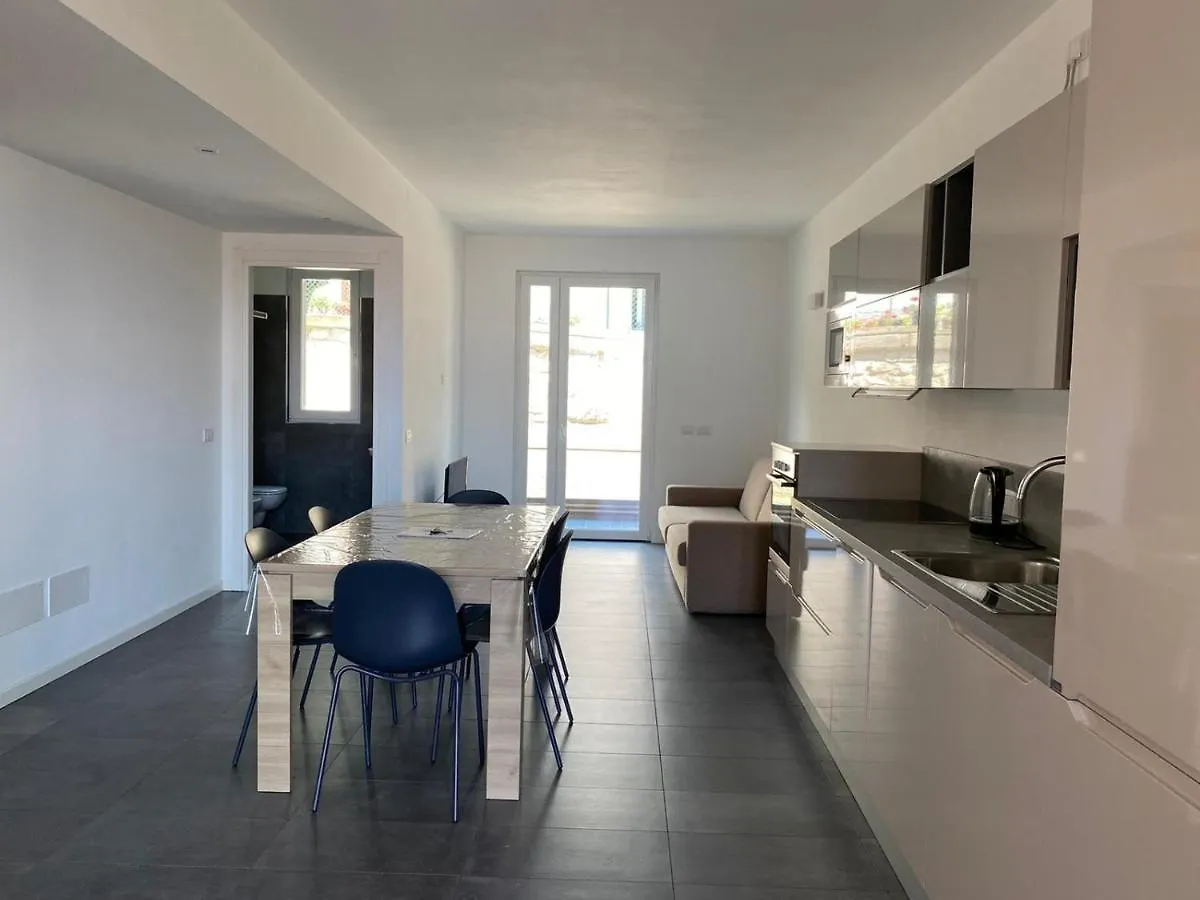 Modern Apartments Lake View With Pool Musso
