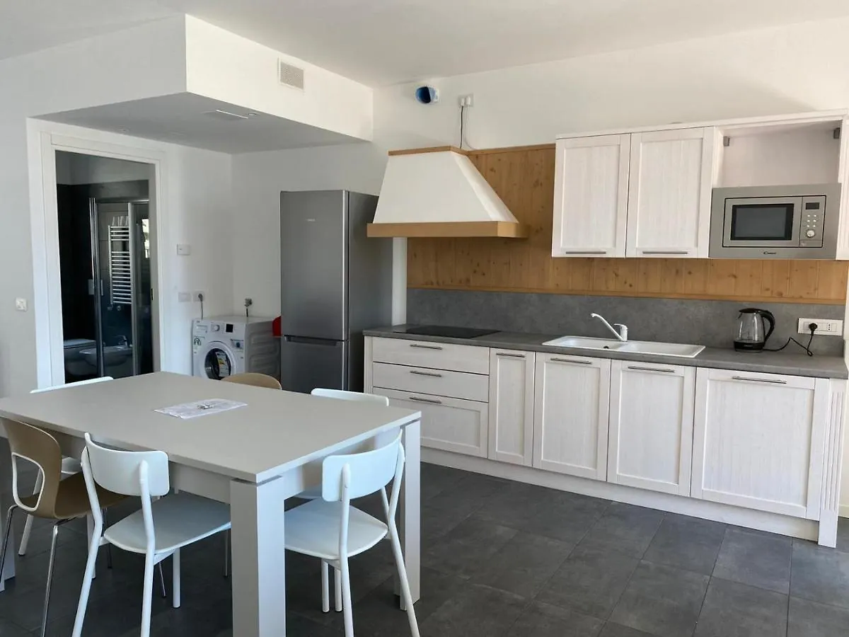 Modern Apartments Lake View With Pool Musso